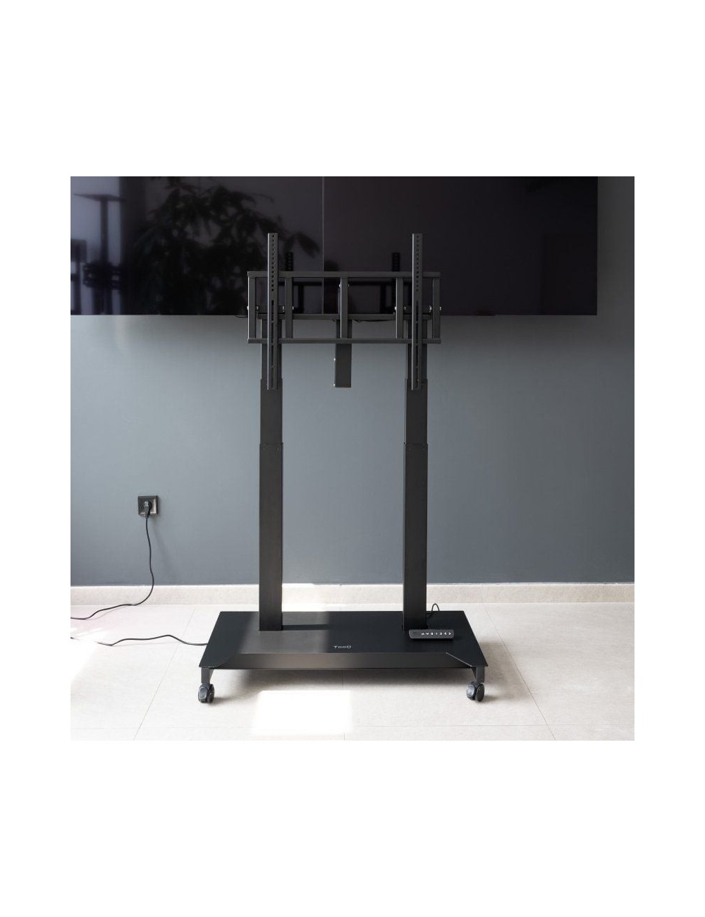Soporte de Suelo Eléctrico/ Inclinable/ Ajustable con Ruedas TooQ UROS FSM03-B para TV 52-84'/ hasta 100kg